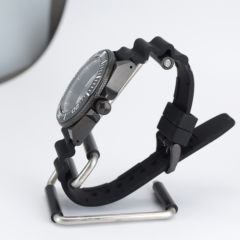 ตัวเรือนนาฬิกาดำน้ำขนาด 43.8 ม - Rubber Strap Diver บทวิจารณ์และราคา